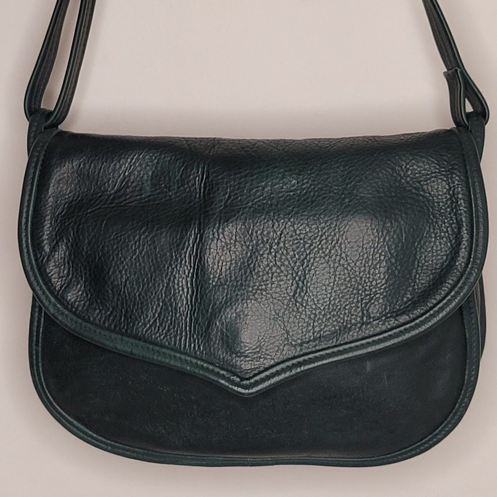 Avery Studio Vintage green leather shoulder bag